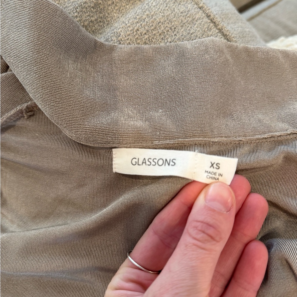 Glassons Long Sleeve Crop top - Picture 2 of 2